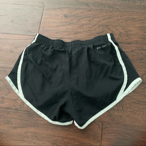 Nike Girls Dri-Fit Exercise Shorts size S - Picture 2 of 7